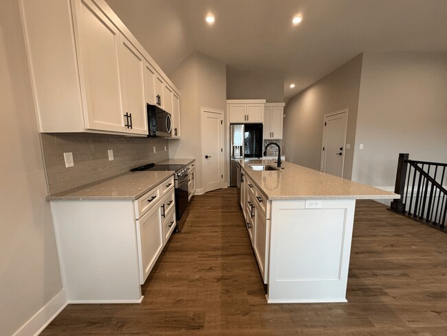 1418 SW Winthrop Dr, Lee's Summit, MO 64081 - photo 7