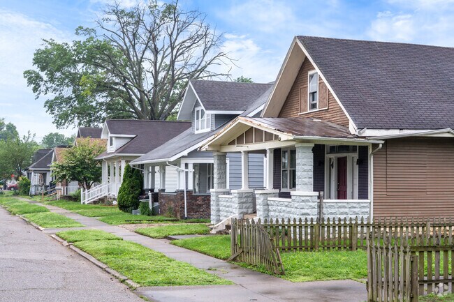 You can find bungalows with covered front porches in the Tepe Park neighborhood.
