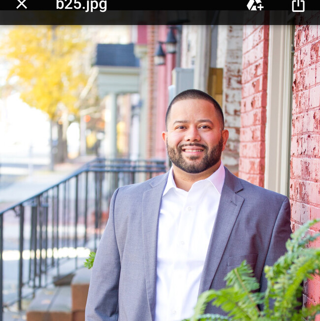 Agent Photo