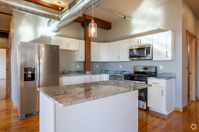 Bucktown Lofts, Davenport, IA 52801 - photo 2