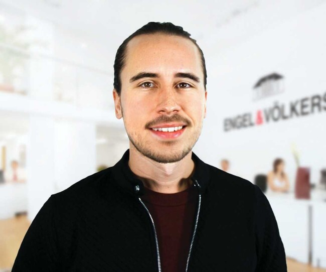 Agent Photo