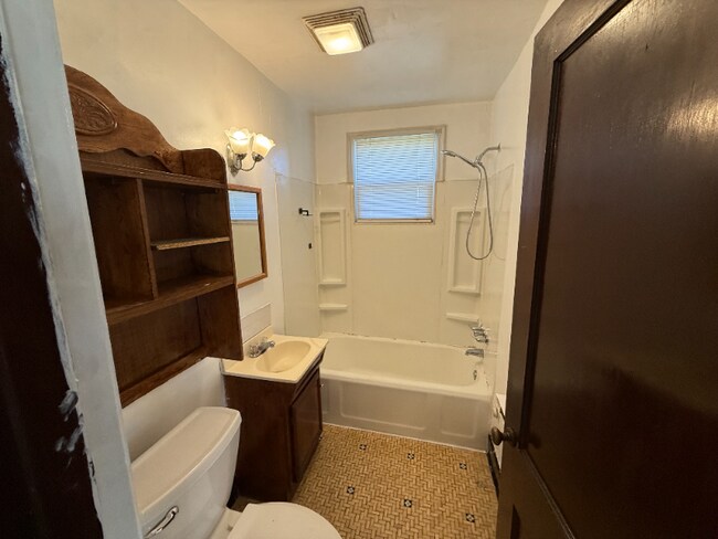 1508 Martin Ave, Sheboygan, WI 53083 - photo 4