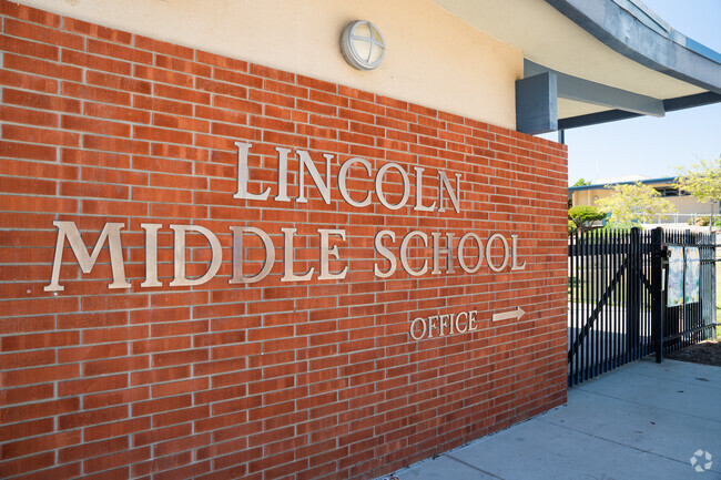 The Entrance to Lincoln Middle School in South Oceanside.