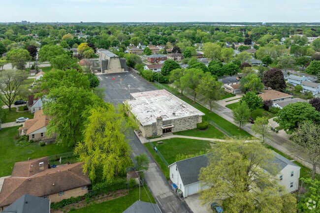 Shining Star Christian Schools is a private, Christian school located in Milwaukee, WI.