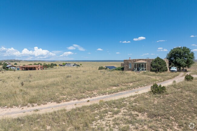 Residents of Galisteo enjoy having wide open spaces around their homes.