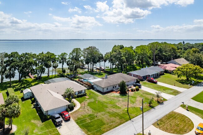 A row of waterfront homes in Lisbon.
