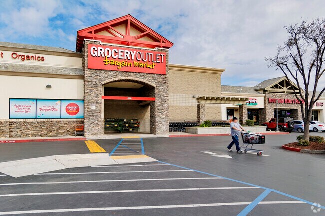 Grocery Outlet Bargain Market in Ceres, California, meets local grocery needs.