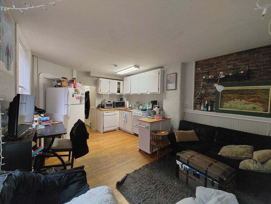 74 Revere St unit 1R, Boston, MA 02114 - photo 1