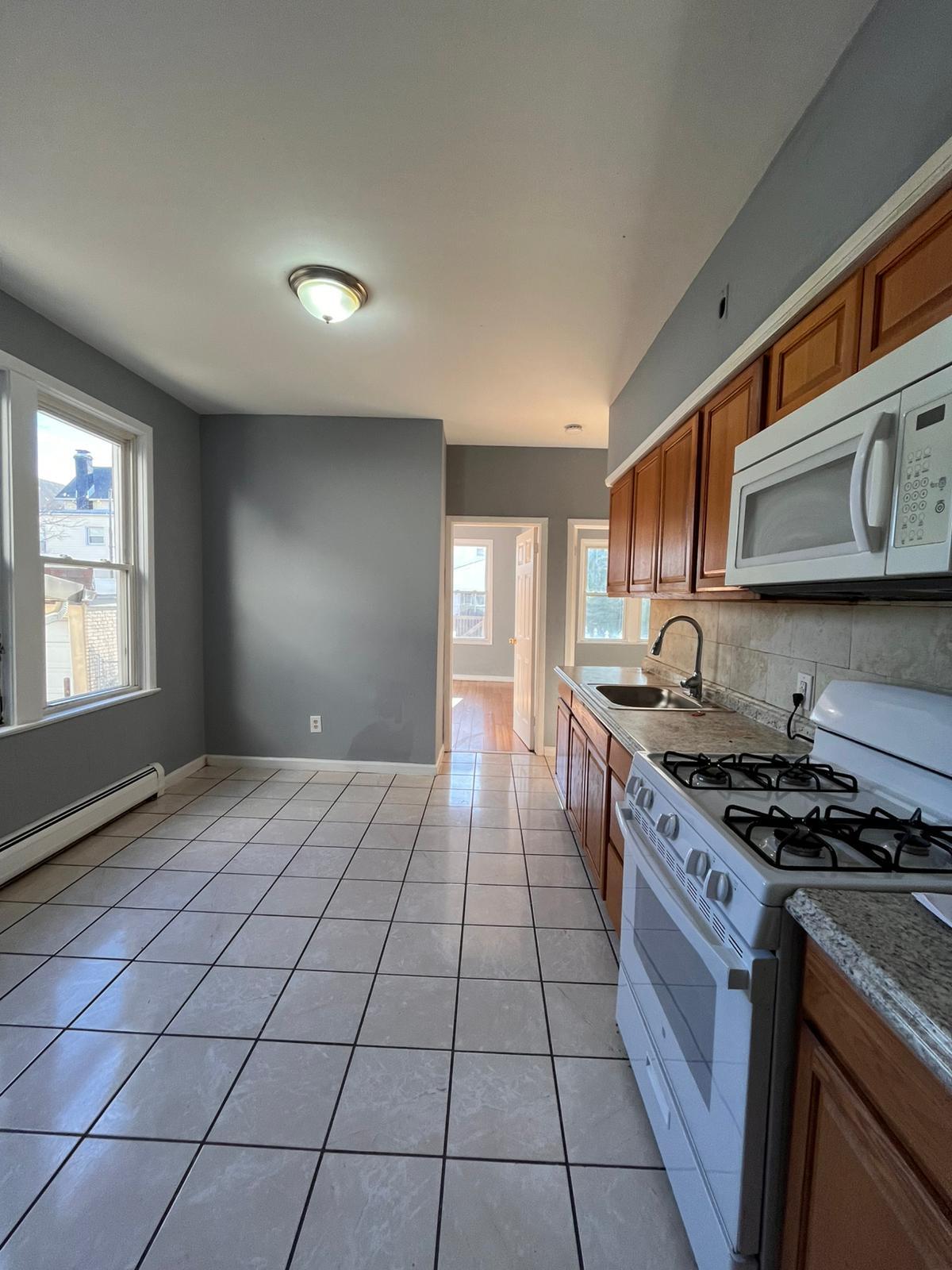 68 W 53rd St unit 2, Bayonne, NJ 07002 - photo 1