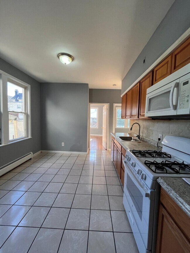 68 W 53rd St Unit 2, Bayonne, NJ 07002