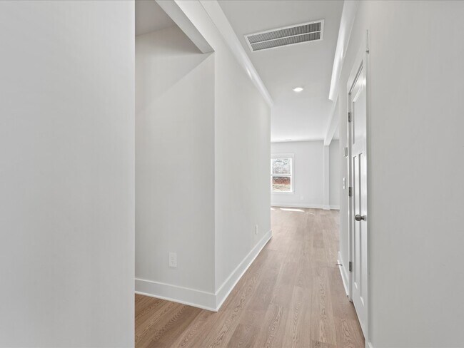 706 Burghley Cir, Greer, SC 29651 - photo 2