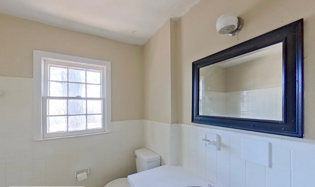 1930 Wayne Ln, Fayetteville, NC 28304 - photo 4