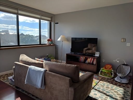 169 Monsignor Obrien Hwy unit 3ph, Cambridge, MA 02141 - photo 2