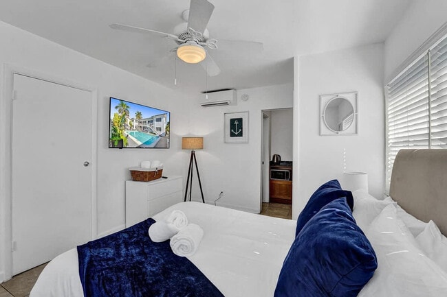 335 Desoto St unit ID1312665P, Hollywood, FL 33019 - photo 4