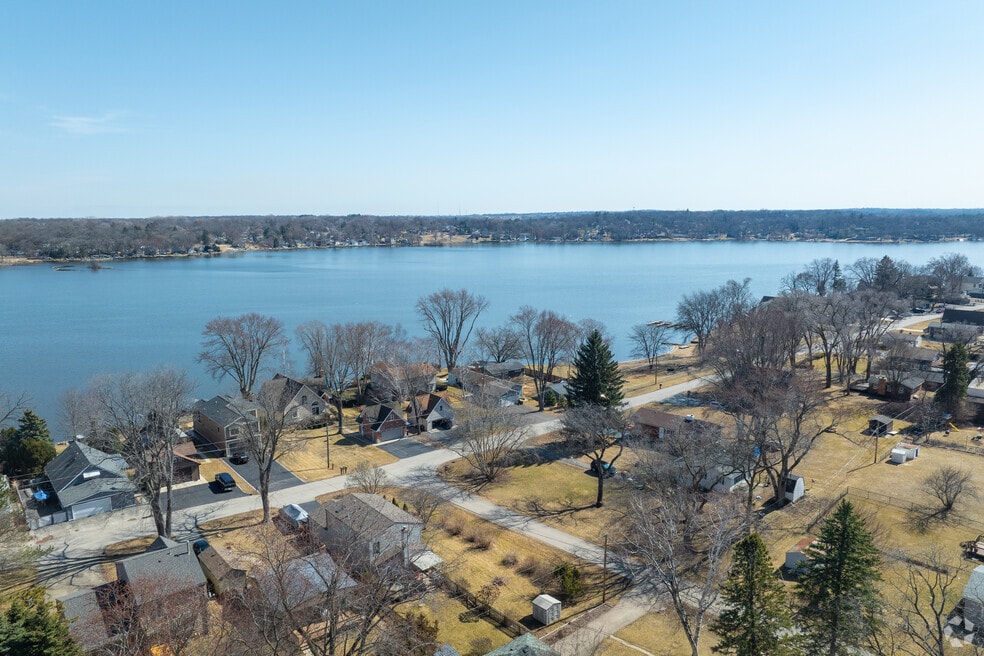 NH_Highland Shores Wonder Lake_560163_P2_V1_CG_032725