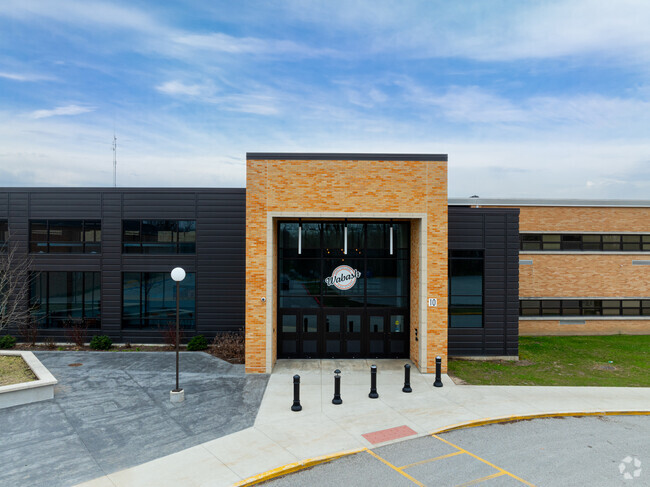 Wabash Middle School receives an overall Niche grade of C+.
