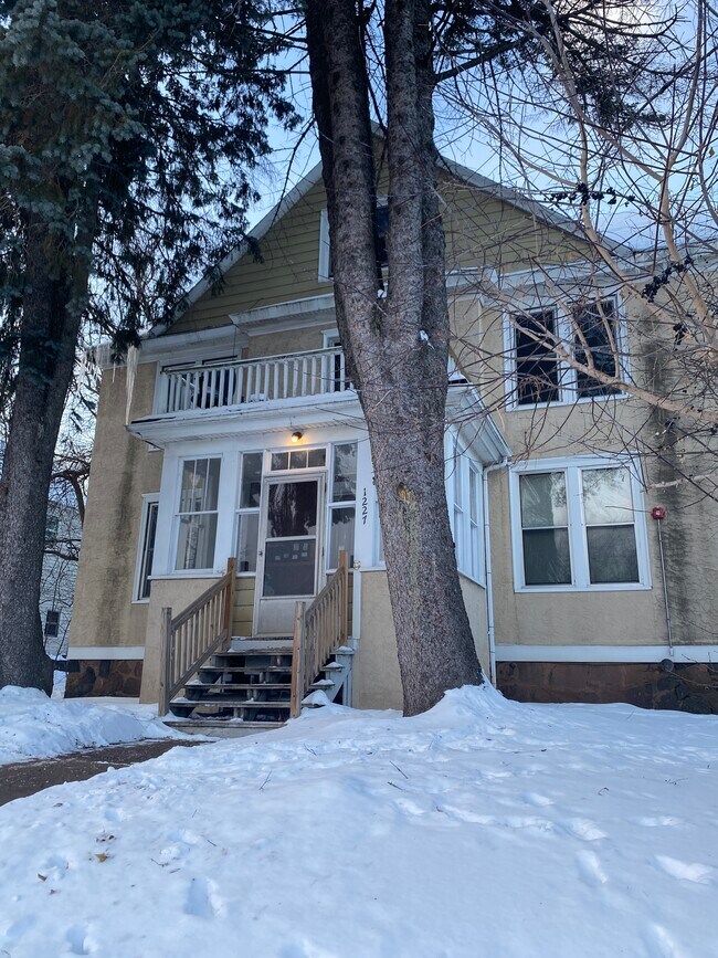 1227 E 3rd St unit c, Duluth, MN 55805 - photo 2