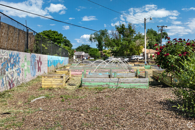 In 2009, Dual Immersion Academy started its first schoolyard garden.