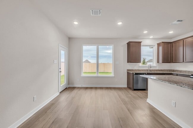 905 James Parker Cir, Killeen, TX 76542 - photo 7