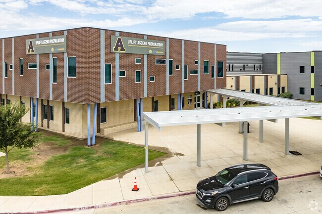 Uplift Ascend,in Everman, is a Candidate School for the Diploma Program.