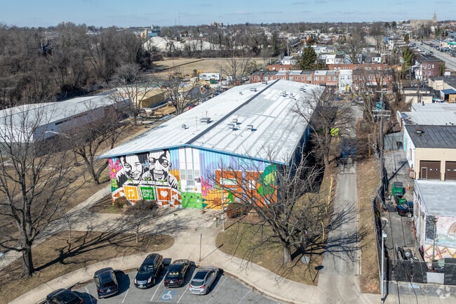 Creative City Public Charter School has a C- rating from Niche.