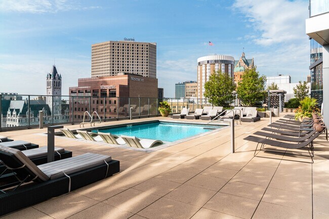 7SEVENTY7, Milwaukee, WI 53202 - photo 2