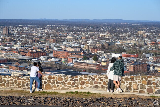 One of the main attractions of Garret Mountain Reservation is it's stunning view.