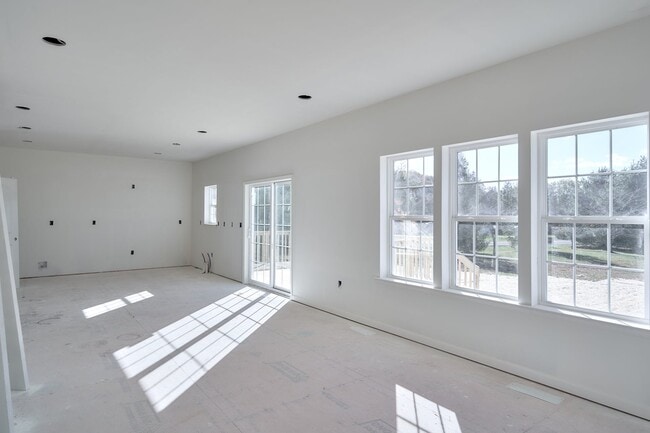 117 Scarlet Rd, Mountain Top, PA 18707 - photo 3