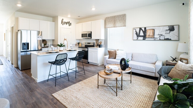 7153 Gateway Crossing St, Wellington, CO 80549 - photo 2