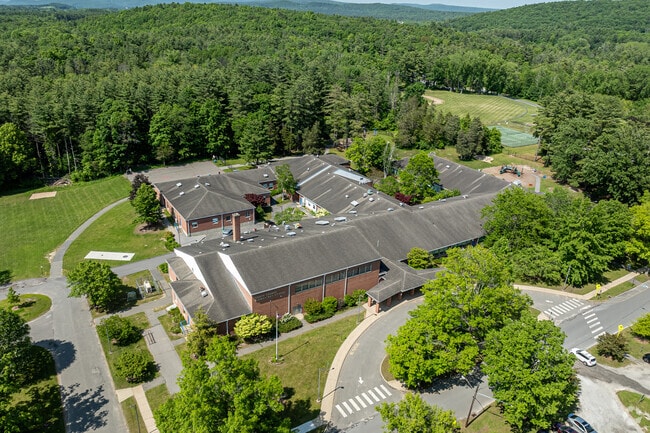 North Canaan Elementary School is located at 90 Pease St, Canaan, CT.