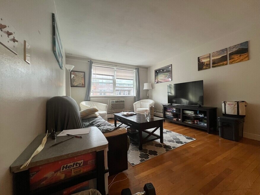 11 Commonwealth Ct unit 11 Commonwealth Ct., Boston, MA 02135 - photo 1