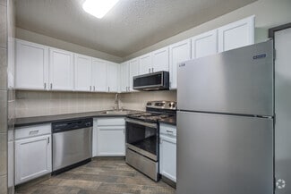 1701-1725 Elm St SE, Minneapolis, MN 55414