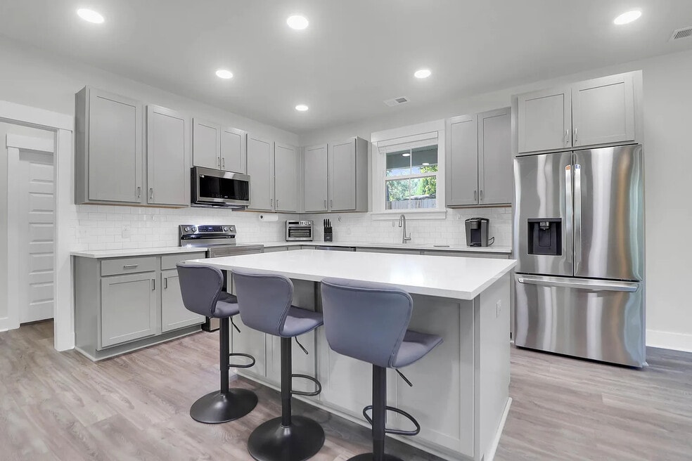 2755 Tyler St, North Charleston, SC 29406 - photo 1