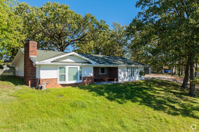 Classic ranch-style homes in Indian Point offer comfort and charm for families.