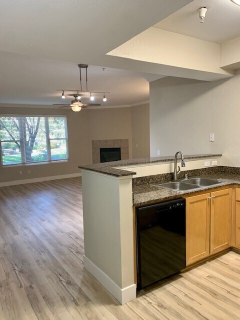 2751 W River Dr, Sacramento, CA 95833