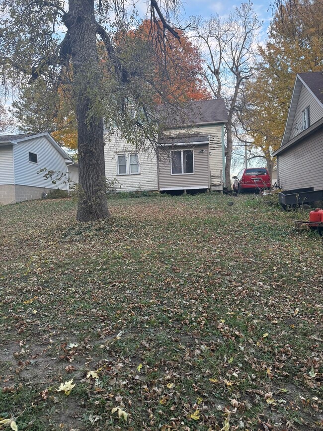 204 Independence Ave S, Clarks Grove, MN 56016 - photo 3