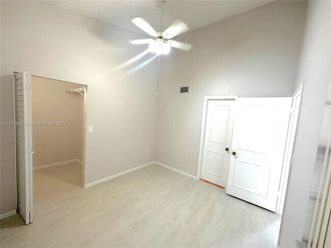 2831 N Oakland Forest Dr, Oakland Park, FL 33309 - photo 5