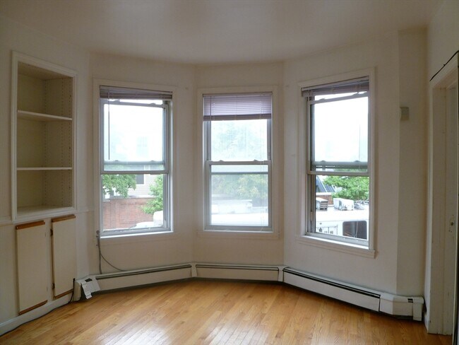 848 Huntington Ave unit 2, Boston, MA 02115 - photo 3