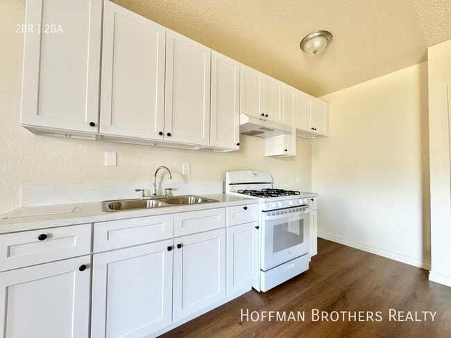 15552 Nordhoff St unit 104, Los Angeles, CA 91343 - photo 3