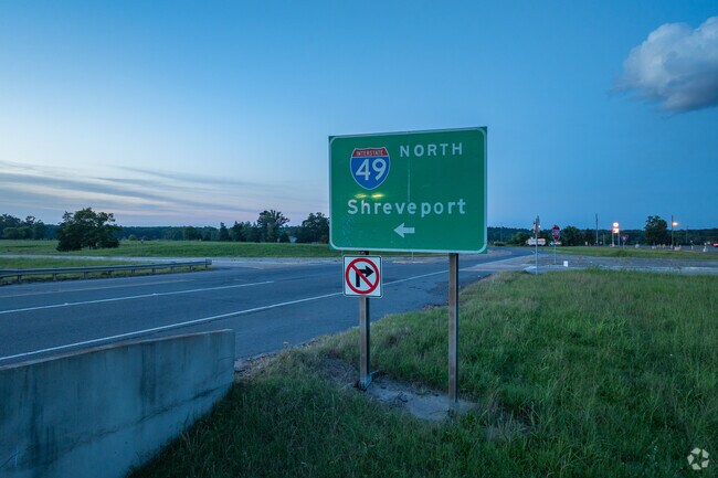 Interstate 49 links Ida-Hosston to downtown Shreveport and the regional airport.