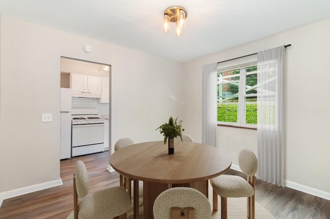 1607 Asmann Ave unit 11, Cincinnati, OH 45229 - photo 3