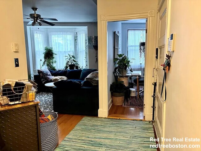 31 Station St, Brookline, MA 02445 - photo 5