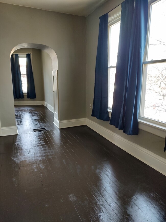 2021 Washington Ave unit 2021 12, Saint Joseph, MO 64505 - photo 2