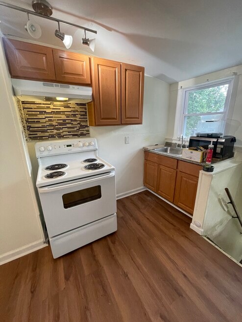 26 Park Dr N unit 1, West Orange, NJ 07052 - photo 1