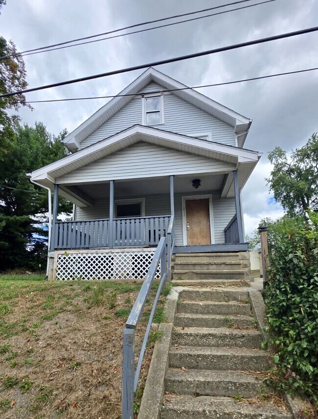 1411 Laiblin Place NE, Canton, OH 44705