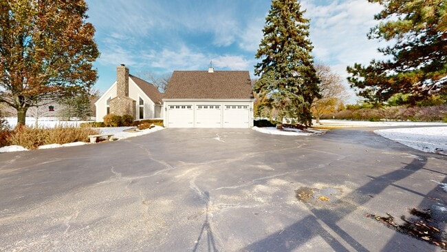 36968 N Thoroughbred Dr unit 1, Old Mill Creek, IL 60083 - photo 3