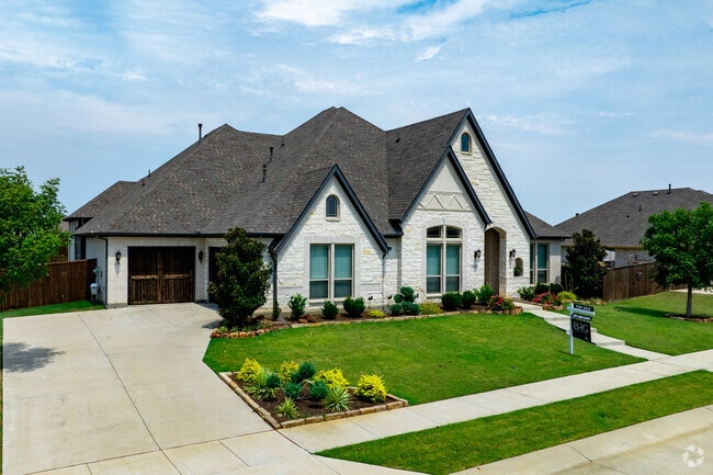 Oak Hill Ranch homes sit on half-acre lots with New Traditional styling.