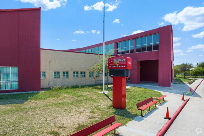 It is a PreK-4 school in the Robstown Independent School District.