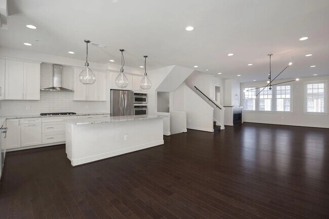 70 Ellsworth Heights St, Silver Spring, MD 20910 - photo 7