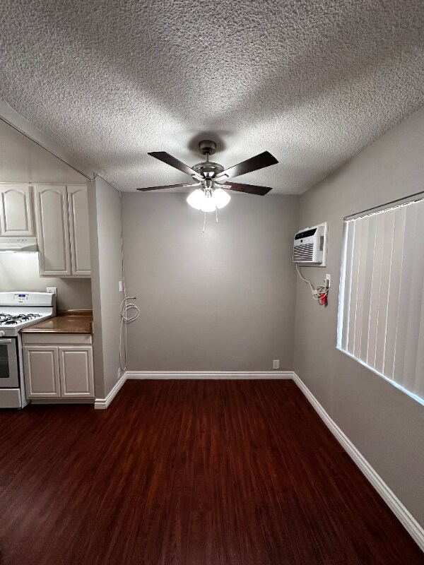 409 N Los Robles Ave unit 4, Pasadena, CA 91101 - photo 2